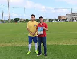 镜报：曼联100英镑开放球迷参观卡灵顿新基地，可进入更衣室