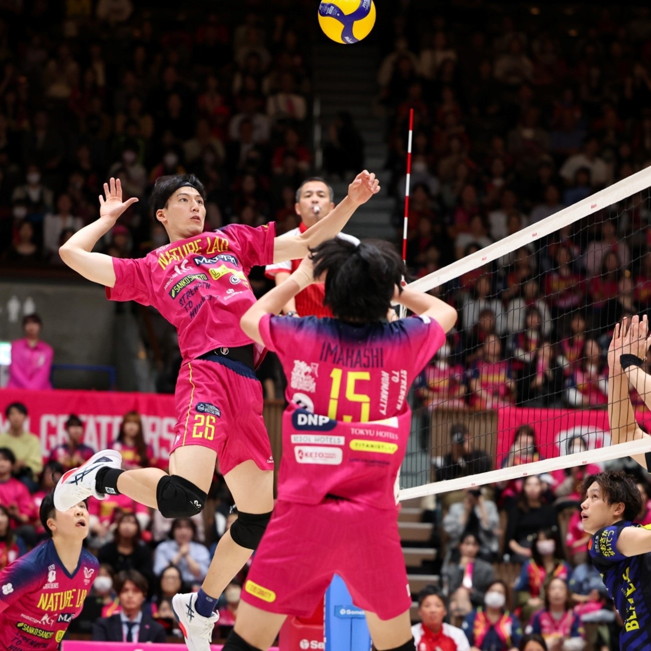 尤文客战埃因霍温名单：穆阿尼领衔，道格拉斯-路易斯仍缺席